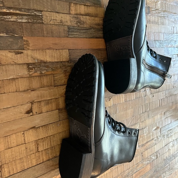 Manchester boots by Freebird are a wardrobe staple! - Picture 3 of 6